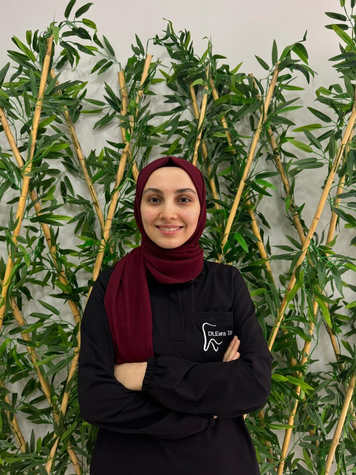 Dt. Esra TÜRKÖZ